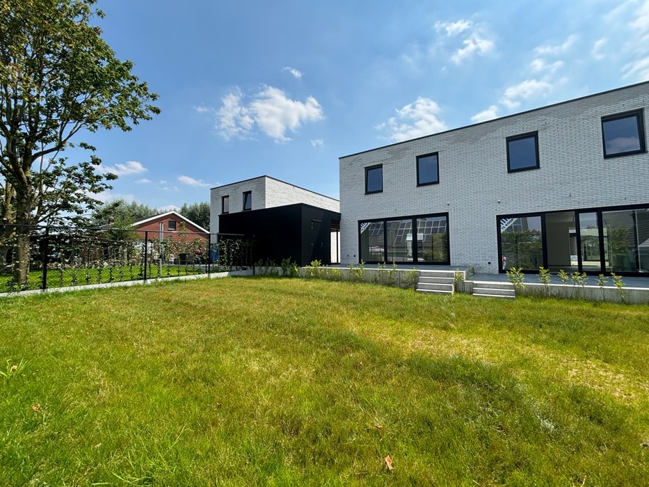 Nieuwbouwwoning te koop Izegem grens Roeselare | Vlaemynck Vastgoed Tielt